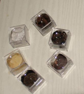 Die Spielsteine aus Glas enthalten fair gehandelte Produkte wie Kaffee oder Reis Museo Mundial_PT_Trade_3