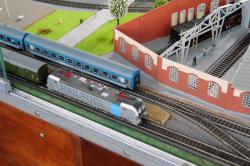 The installation integrates the museum’s model railway HU_Vectron_2