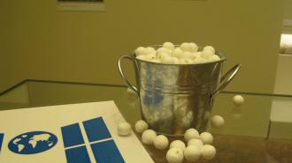 The paper balls in the smallest bucket Museo Mundial_HU_Water_3